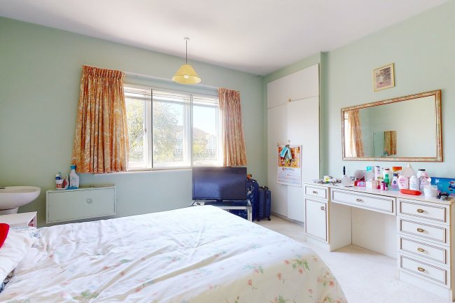 22 Spencer Road, Isleworth, Middlesex TW7 4BH 6