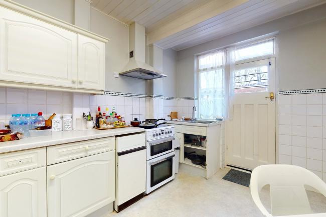 22 Spencer Road, Isleworth, Middlesex TW7 4BH 6