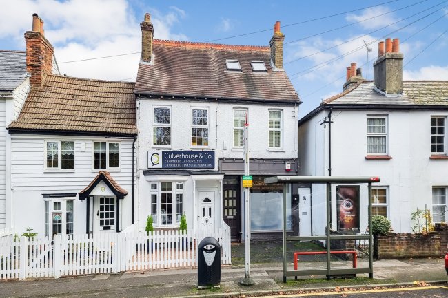 9 High Street, Farnborough, Kent BR6 7BQ 1