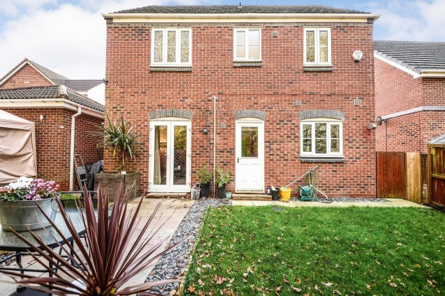 15 Knowles Wood Drive, Chorley, Lancashire PR7 2FE 8