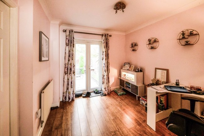 15 Knowles Wood Drive, Chorley, Lancashire PR7 2FE 8