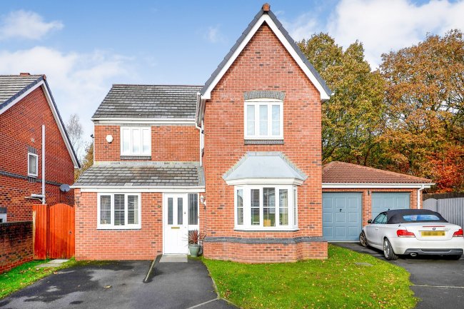 15 Knowles Wood Drive, Chorley, Lancashire PR7 2FE 8