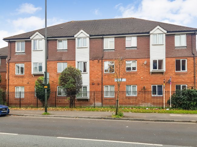 25 Noble court, 261 Church Road, Mitcham, CR4 3EX 6