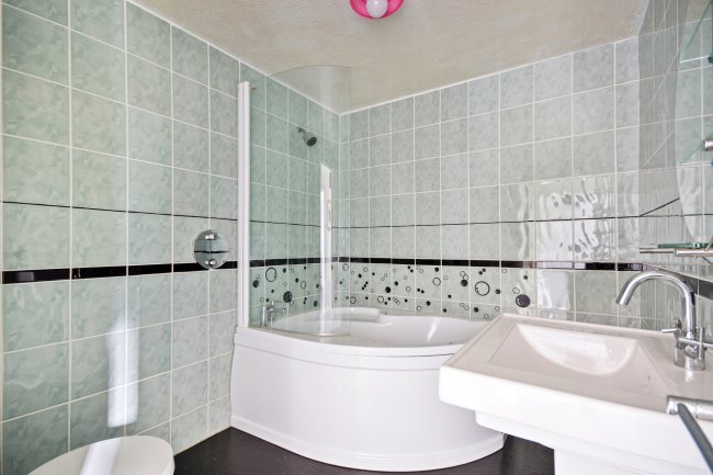 38 Exhibition Close, White City, Shepherd's Bush, London, W12 7EF 6