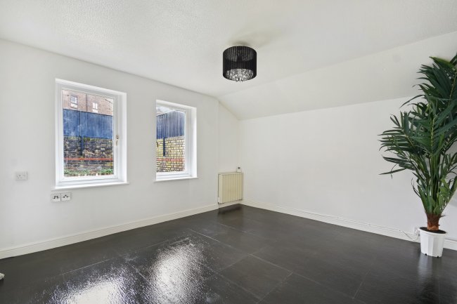 38 Exhibition Close, White City, Shepherd's Bush, London, W12 7EF 6