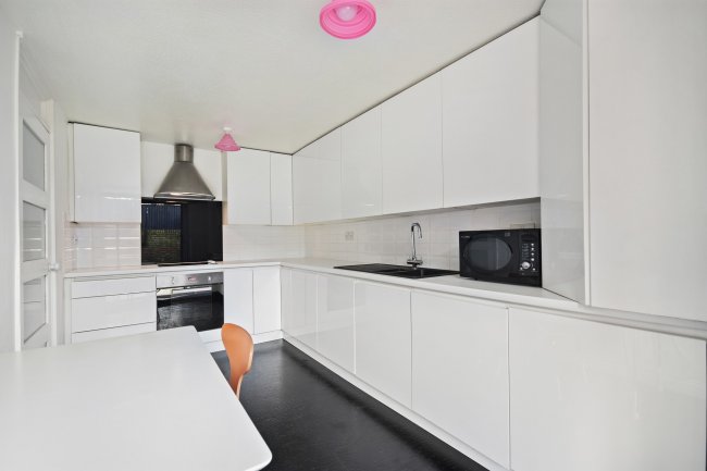 38 Exhibition Close, White City, Shepherd's Bush, London, W12 7EF 6