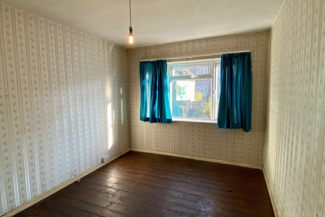 43 Thornbury Road, Isleworth, Middlesex TW7 4LE 5