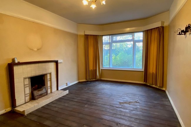 43 Thornbury Road, Isleworth, Middlesex TW7 4LE 5