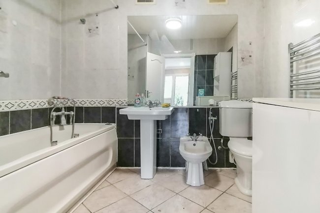 37 Lawns Court, Wembley, Middlesex HA9 9PN
 2