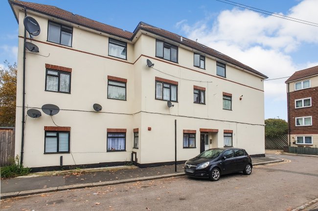 65 Claremont Close, Royal Docks, London, E16 2LR 3