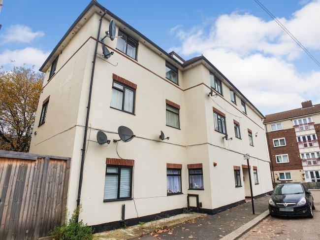 65 Claremont Close, Royal Docks, London, E16 2LR 3