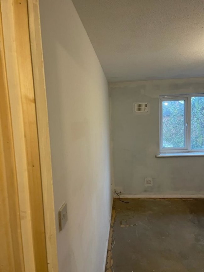 Flat 78, Wentworth Avenue, Slough, Berkshire SL2 2DH
 7