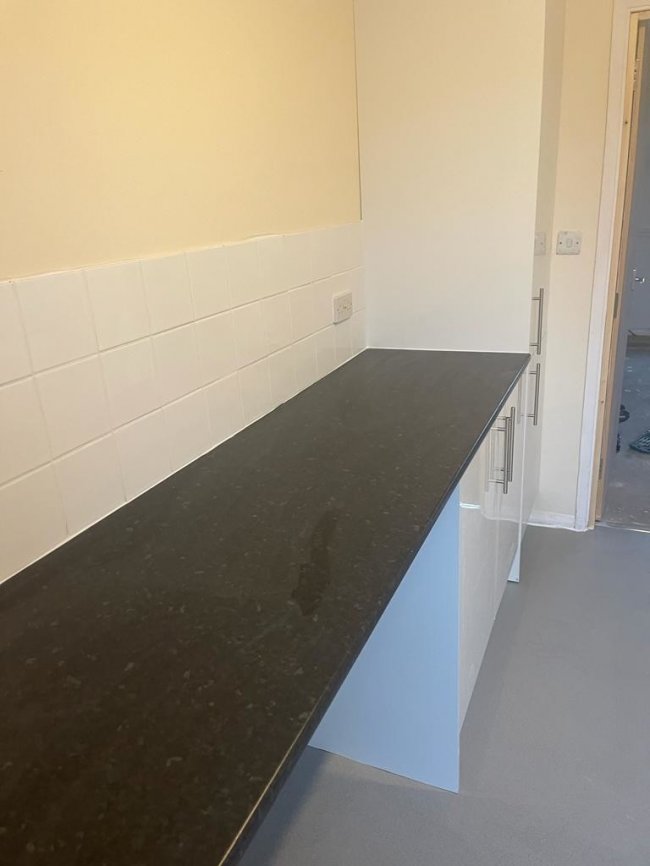 Flat 78, Wentworth Avenue, Slough, Berkshire SL2 2DH
 7