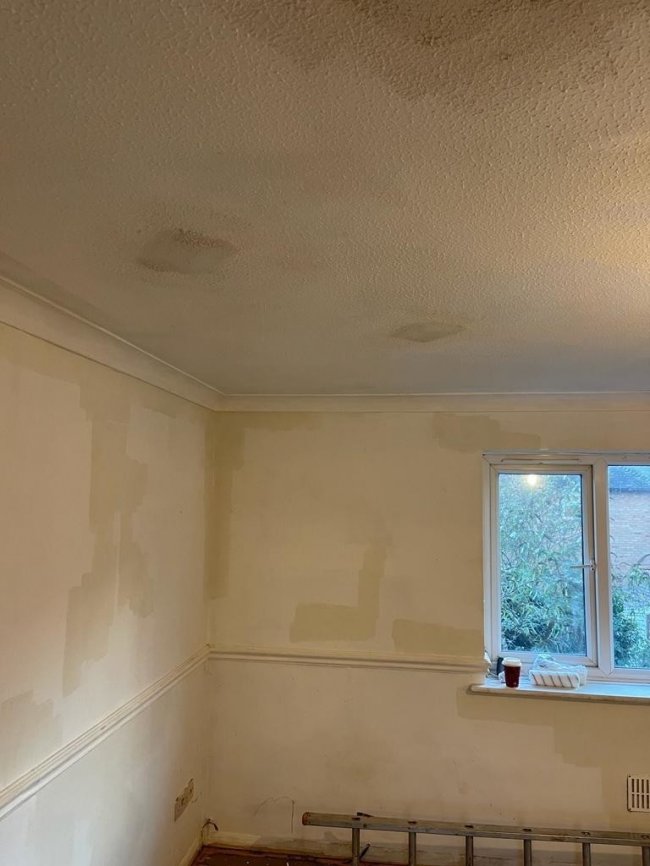 Flat 78, Wentworth Avenue, Slough, Berkshire SL2 2DH
 7