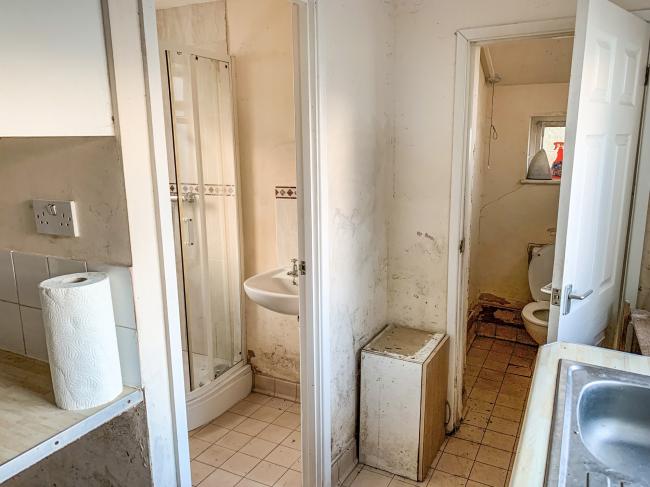 2 Lock Cottage, Diglis Dock Road, Worcester, Worcestershire WR5 3BS 
 7