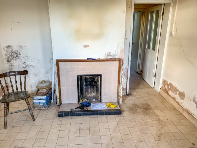 2 Lock Cottage, Diglis Dock Road, Worcester, Worcestershire WR5 3BS 
 7