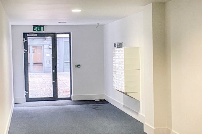 Flat 1a, Unit 3, 202 Wandsworth Road, South Lambeth, London SW8 2EN 8