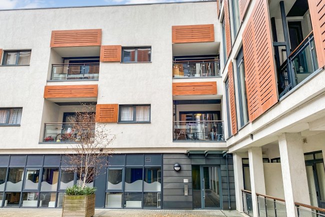 Flat 1a, Unit 3, 202 Wandsworth Road, South Lambeth, London SW8 2EN 8