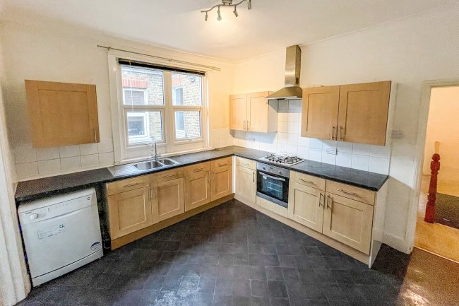 71/71A Marlow Road, Anerley, London, SE20 7YG
 10