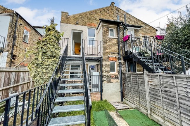 71/71A Marlow Road, Anerley, London, SE20 7YG
 10