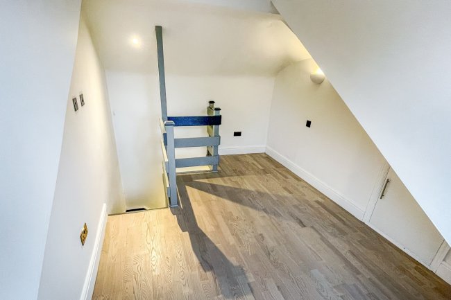 26 Worsley Bridge Road, Sydenham, London SE26 5BE 10