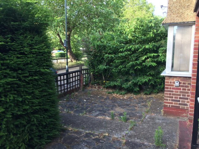 423 Chertsey Road, Twickenham, Middlesex TW2 6LS 9