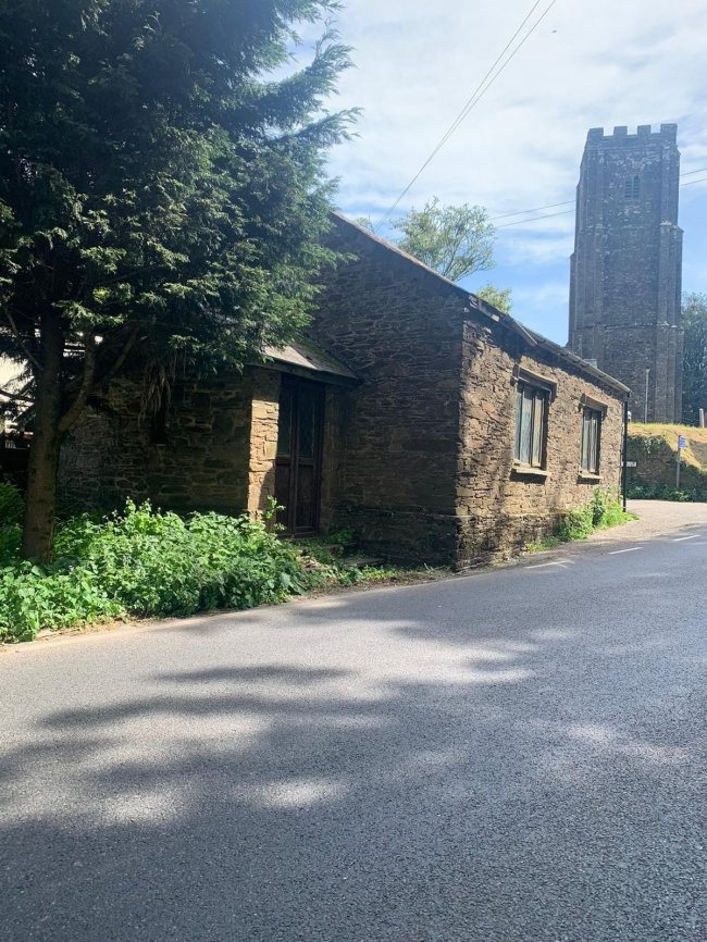 St Leonards Hall, Halwell, near Totnes, Devon TQ9 7JA 5