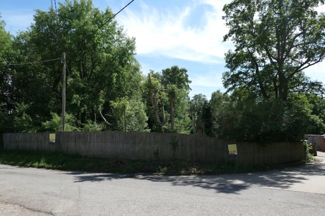 Garden Land site adjacent to 1 Canes Lane, Lindford, near Bordon, Hampshire GU35 0RP 4