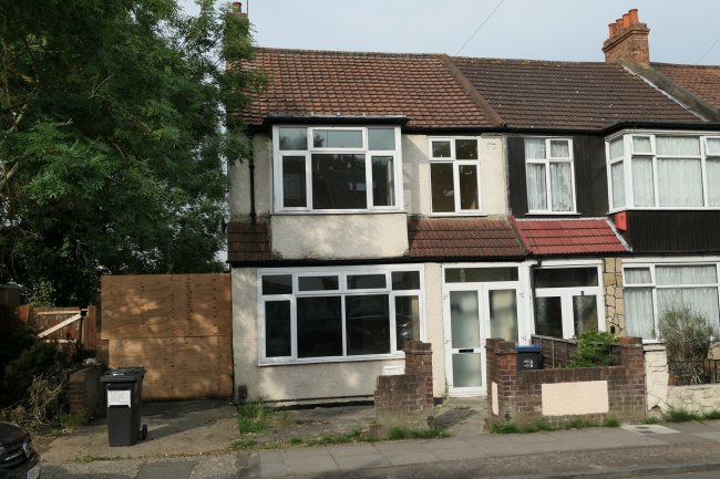 1 Avenue Road, Streatham, London SW16 4HJ 2