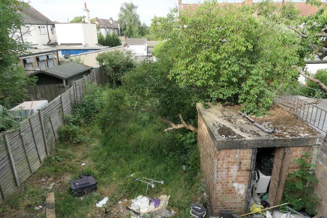 1 Avenue Road, Streatham, London SW16 4HJ 2