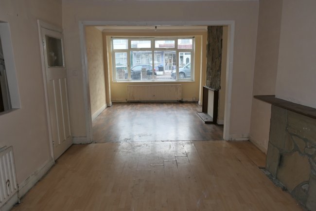 1 Avenue Road, Streatham, London SW16 4HJ 2