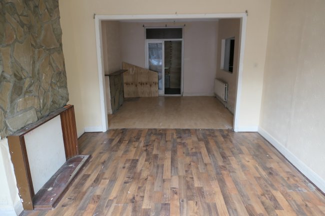 1 Avenue Road, Streatham, London SW16 4HJ 2