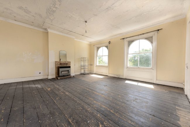 8 Nightingale Mansions, 42-44 Nightingale Lane, Balham, London SW12 8TN 9