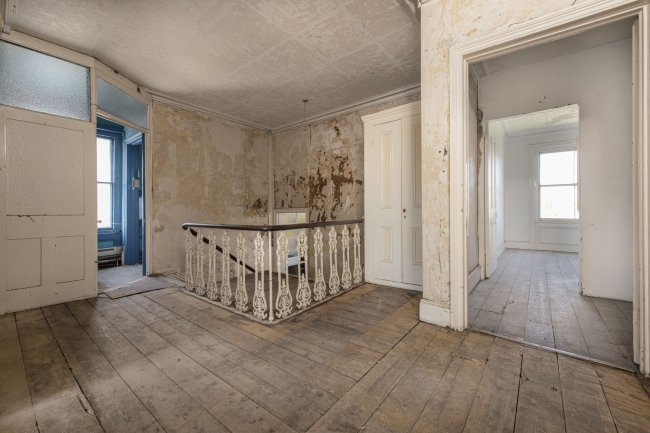 8 Nightingale Mansions, 42-44 Nightingale Lane, Balham, London SW12 8TN 9