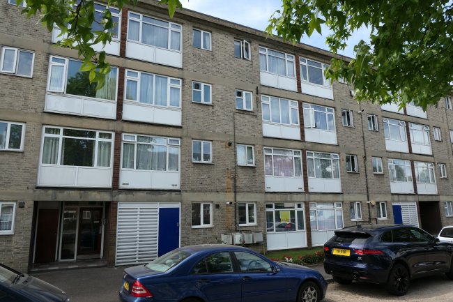 2 Park Farm Close, East Finchley, London N2 0PU
 6