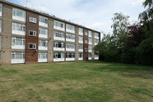 2 Park Farm Close, East Finchley, London N2 0PU
 6