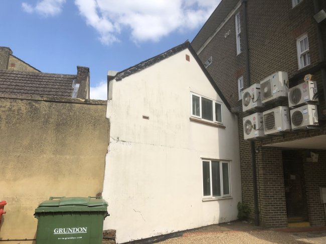 1B North Street, Leatherhead, Surrey KT22 7AX 3