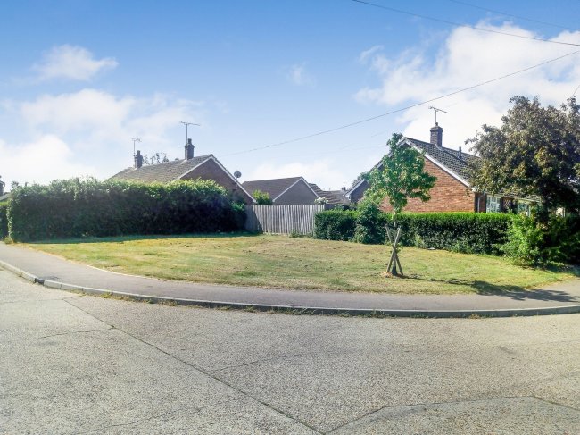 Land adjacent to 87 Pyms Road, Galleywood, Chelmsford, Essex CM2 8PX 4