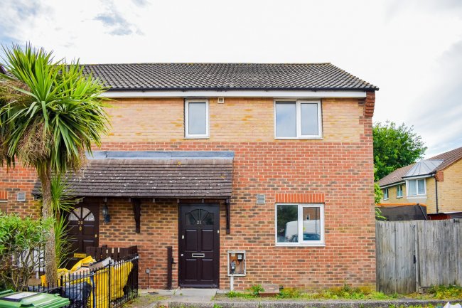 21 Batley Close, Mitcham, Surrey CR4 4AY 1