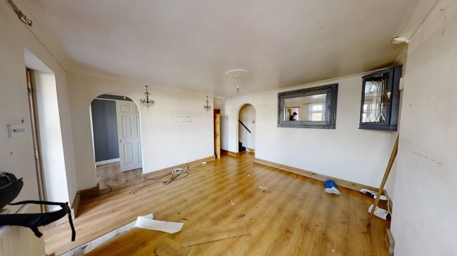 73 Angus Close, Chessington, Surrey KT9 2BN 1