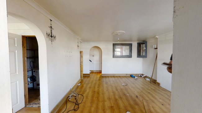 73 Angus Close, Chessington, Surrey KT9 2BN 1