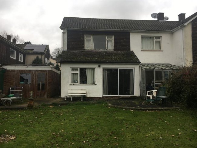 13 Raebarn Gardens, Arkley,  Barnet, Hertfordshire EN5 3DB 10