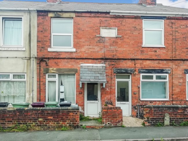 12 Hunloke Road, Holmewood, Derbyshire S42 5RX 4