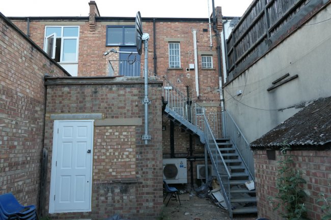 74-76 High Street, New Malden, Surrey KT3 4ET 1