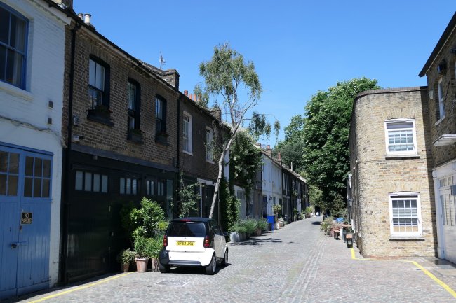 19 Russell Gardens Mews, West Kensington, London W14 8EU 1