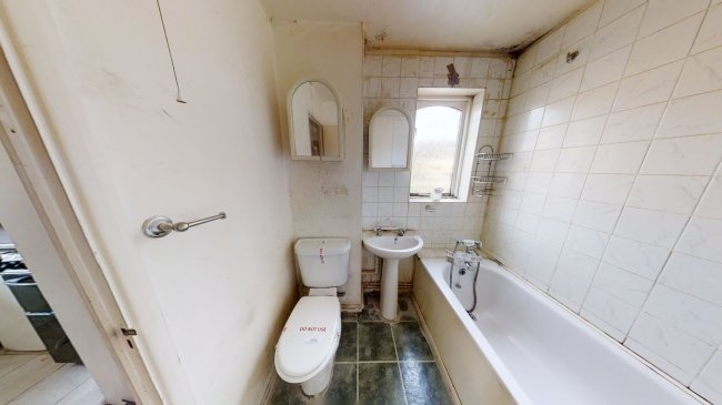 166 Larmans Road, Enfield, Hertfordshire EN3 6QU 5