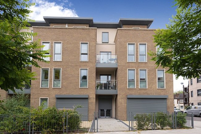 Commercial Unit, 624 High Road, Tottenham, London N17 9TL  3