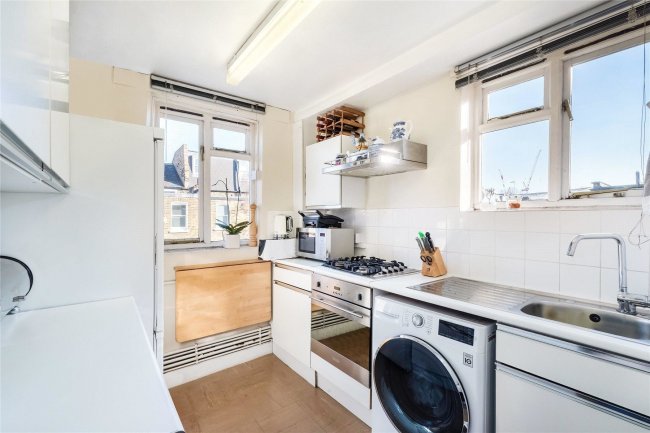 First Floor Flat, 81 Brackenbury Road, Hammersmith, London W6 0BQ 3