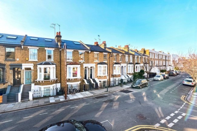 First Floor Flat, 81 Brackenbury Road, Hammersmith, London W6 0BQ 3