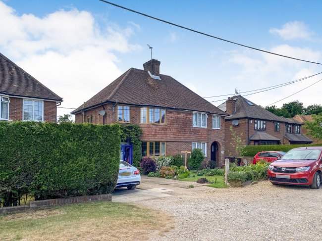 75 Ridgeway Road, Chesham, Buckinghamshire HP5 2EW 10